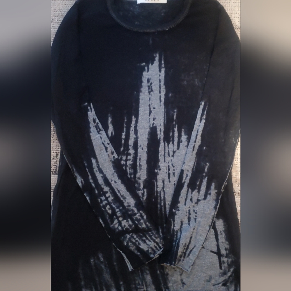 Kokun women bamboo and Cashmere blend black and gray top